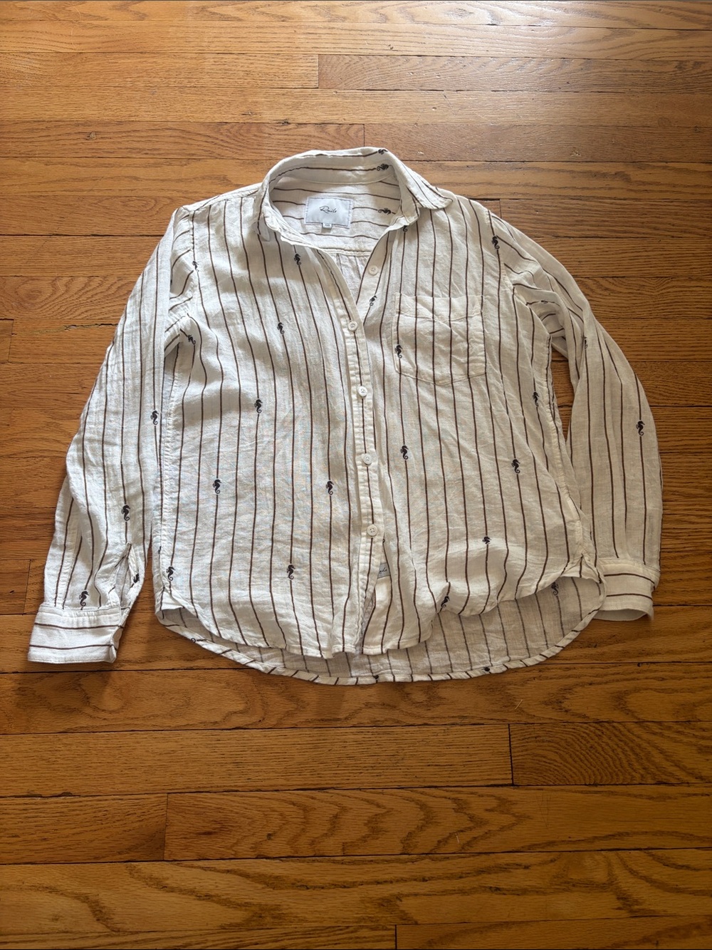Women’s Rails Charli Linen Blend Button-Up Shirt in Striped Seahorses. XXS
